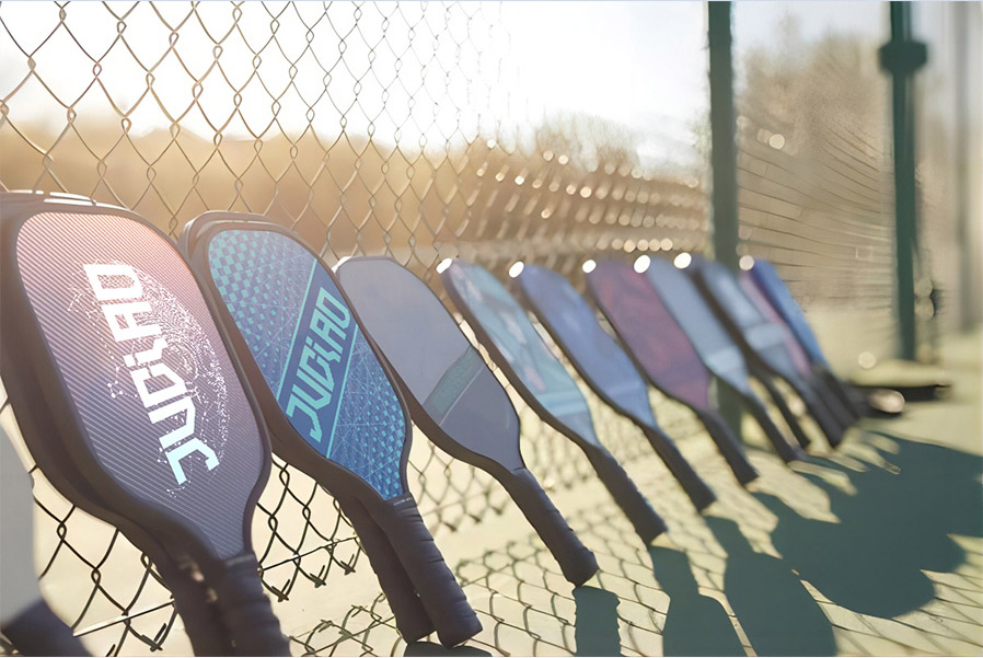 carbon fiber pickleball paddle